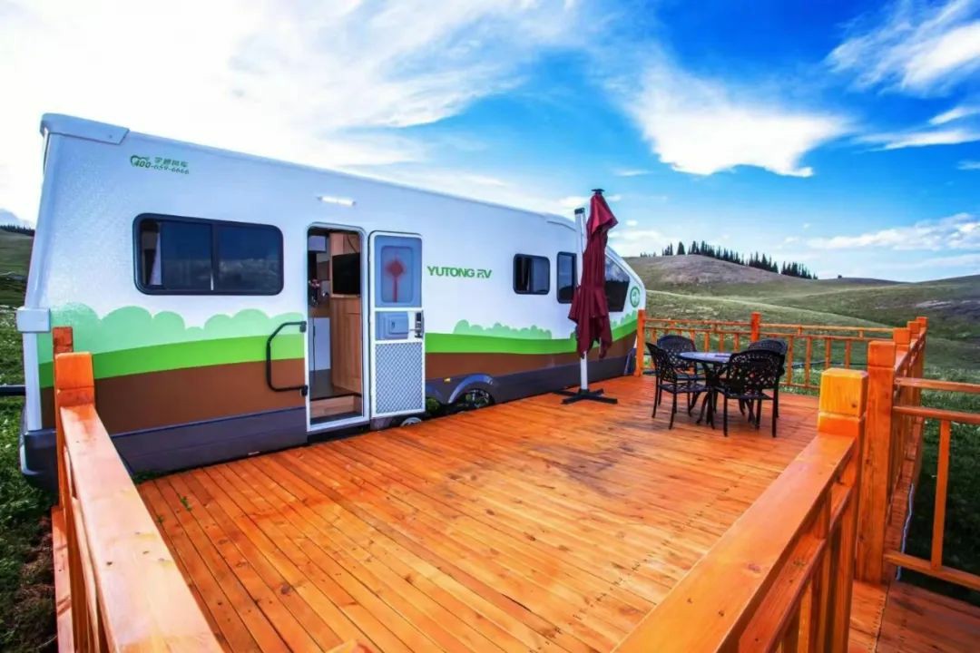 赛里木湖畔的“风景之屋”：9888拉斯维加斯移动民宿开启沉浸式旅行体验