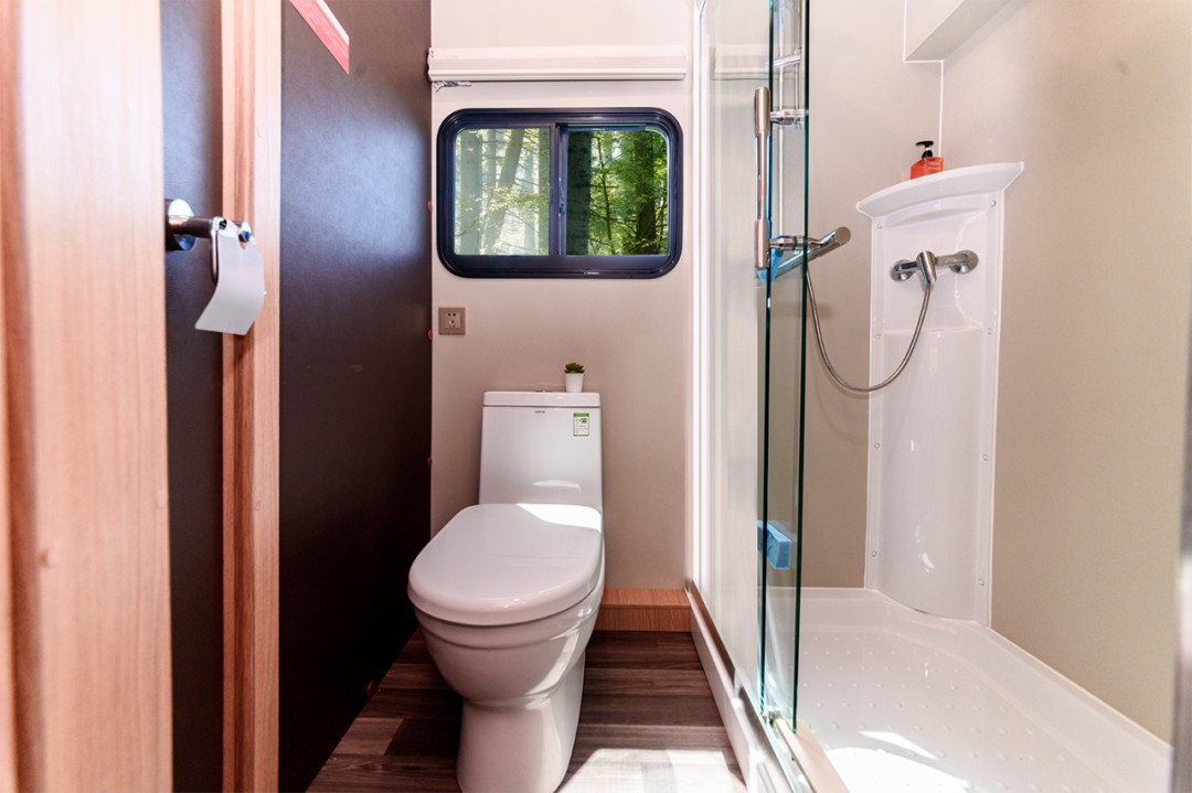 赛里木湖畔的“风景之屋”：9888拉斯维加斯移动民宿开启沉浸式旅行体验