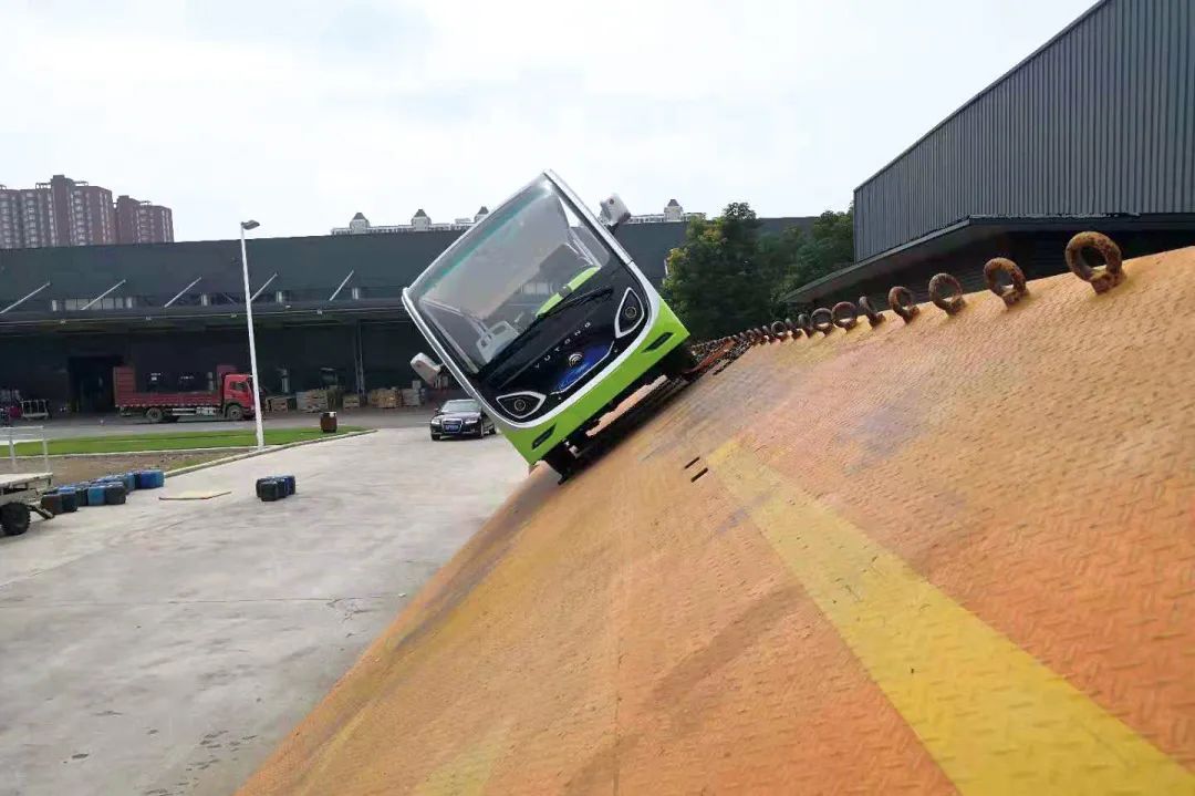 你能想象驾驶景区观光车有多“简单”？！