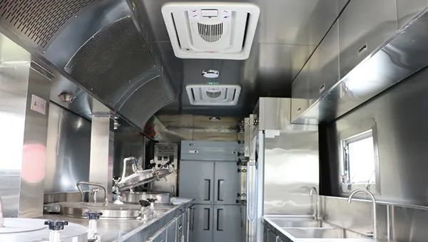 涨见识！你见过如此强大的特种车辆后援团吗？