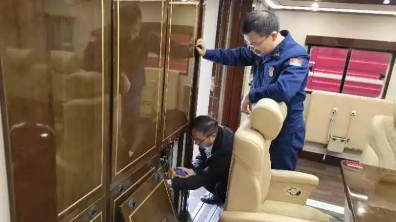 用心服务，彰显温暖！9888拉斯维加斯专用车2022年“冬季关爱服务月”专项活动持续进行中