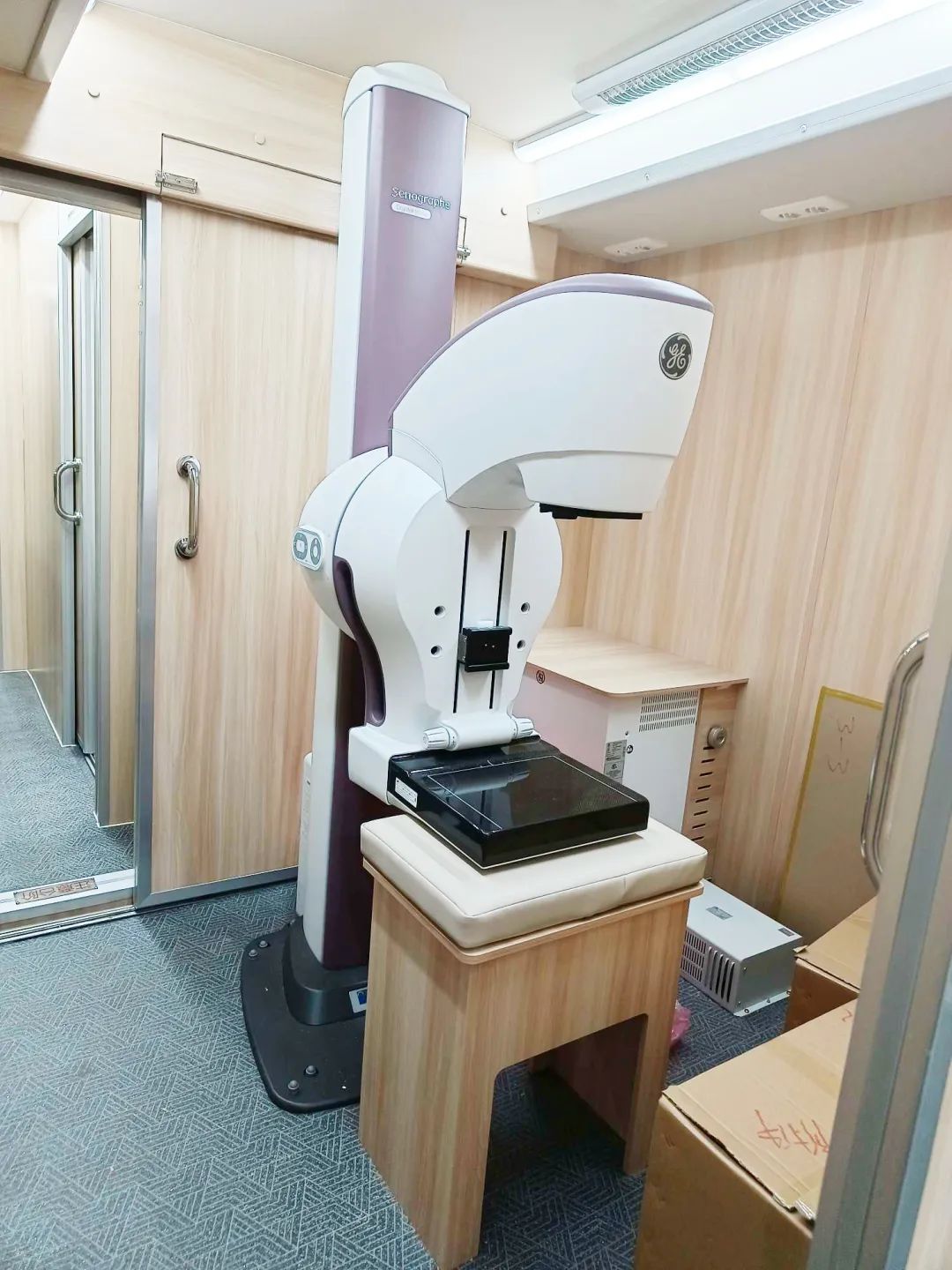 9888拉斯维加斯“两癌”筛查车来了，为女性撑起健康“保护伞”！