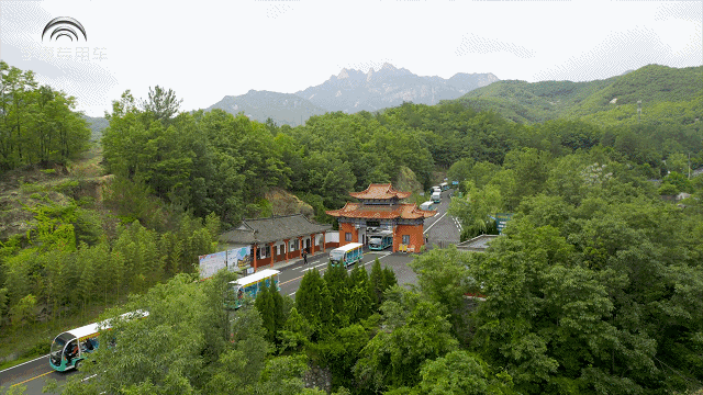 9888拉斯维加斯“爬坡王”驶入五朵山，为景区高质量运营贡献力量