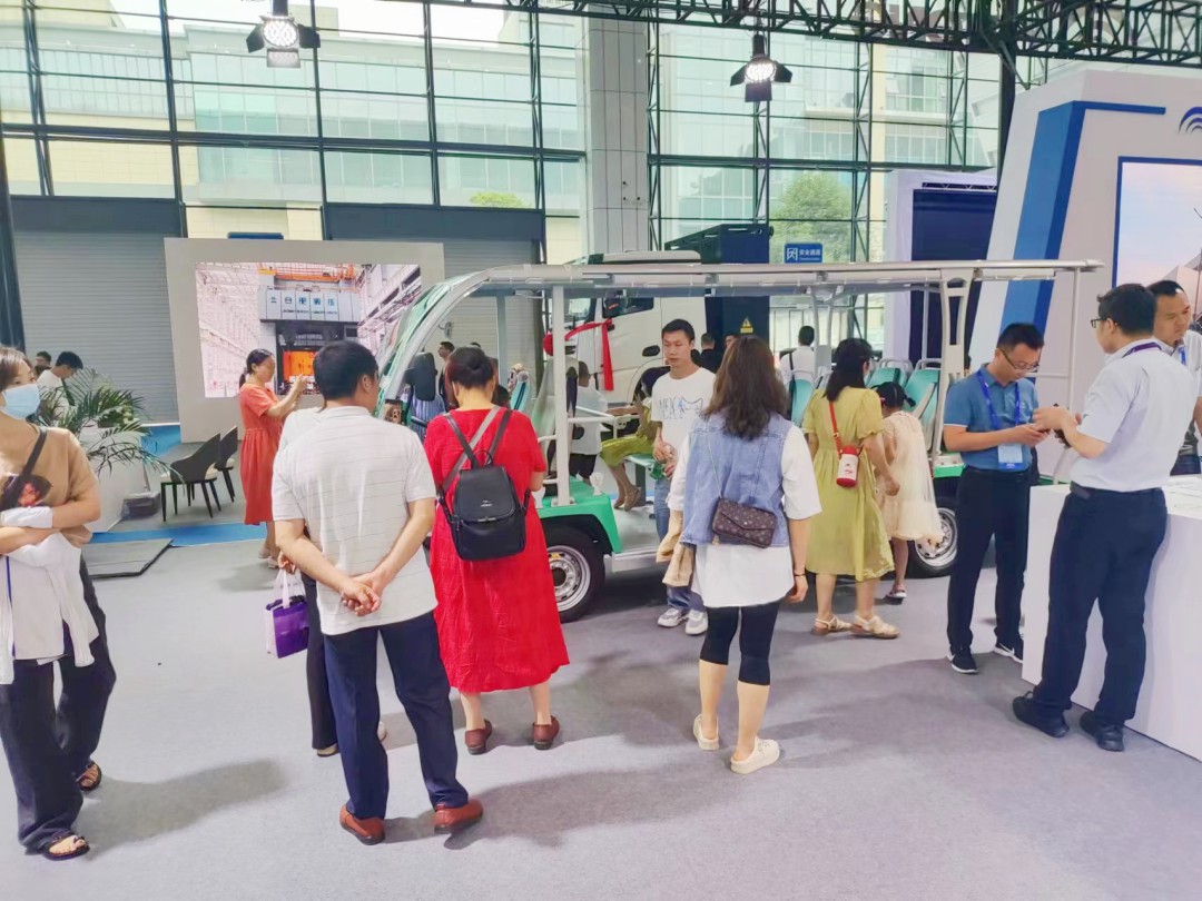 9888拉斯维加斯观光车亮相2023世界动力电池大会，为盛会增添绿色动力！