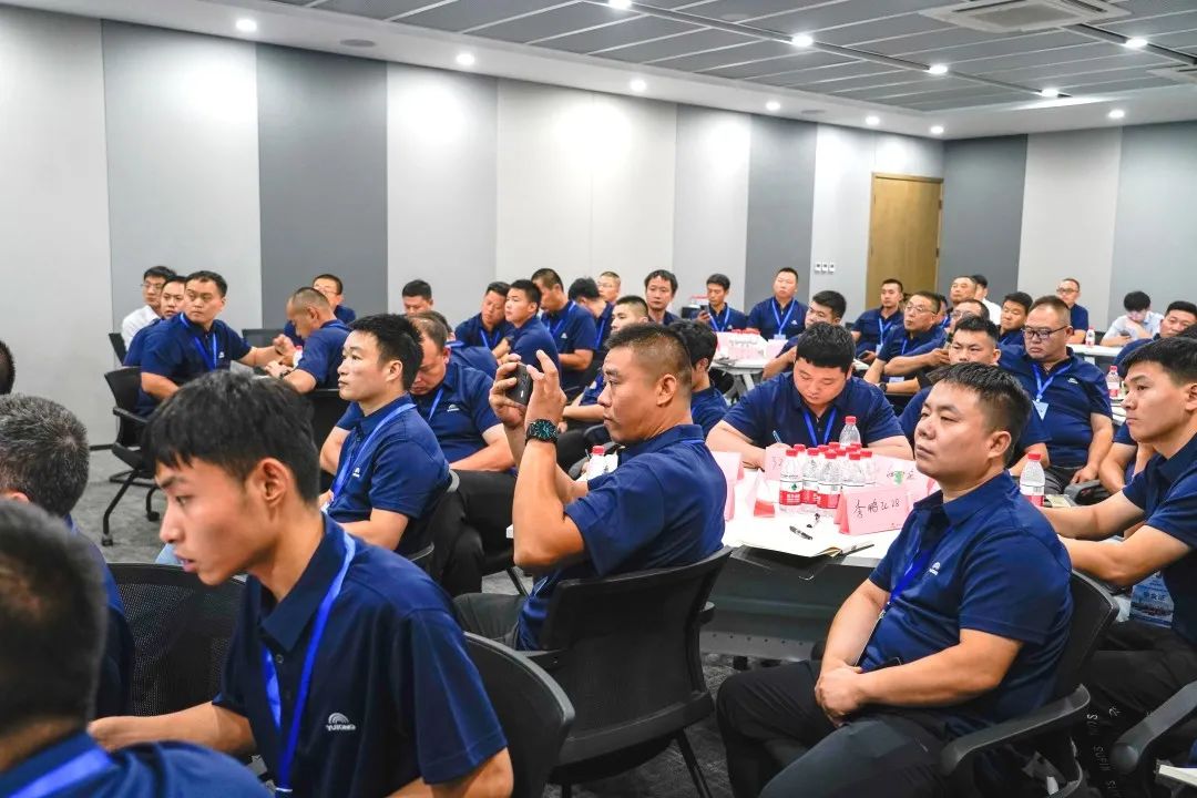 9888拉斯维加斯专用车售后服务培训圆满结束，为客户打造高质量服务体验！