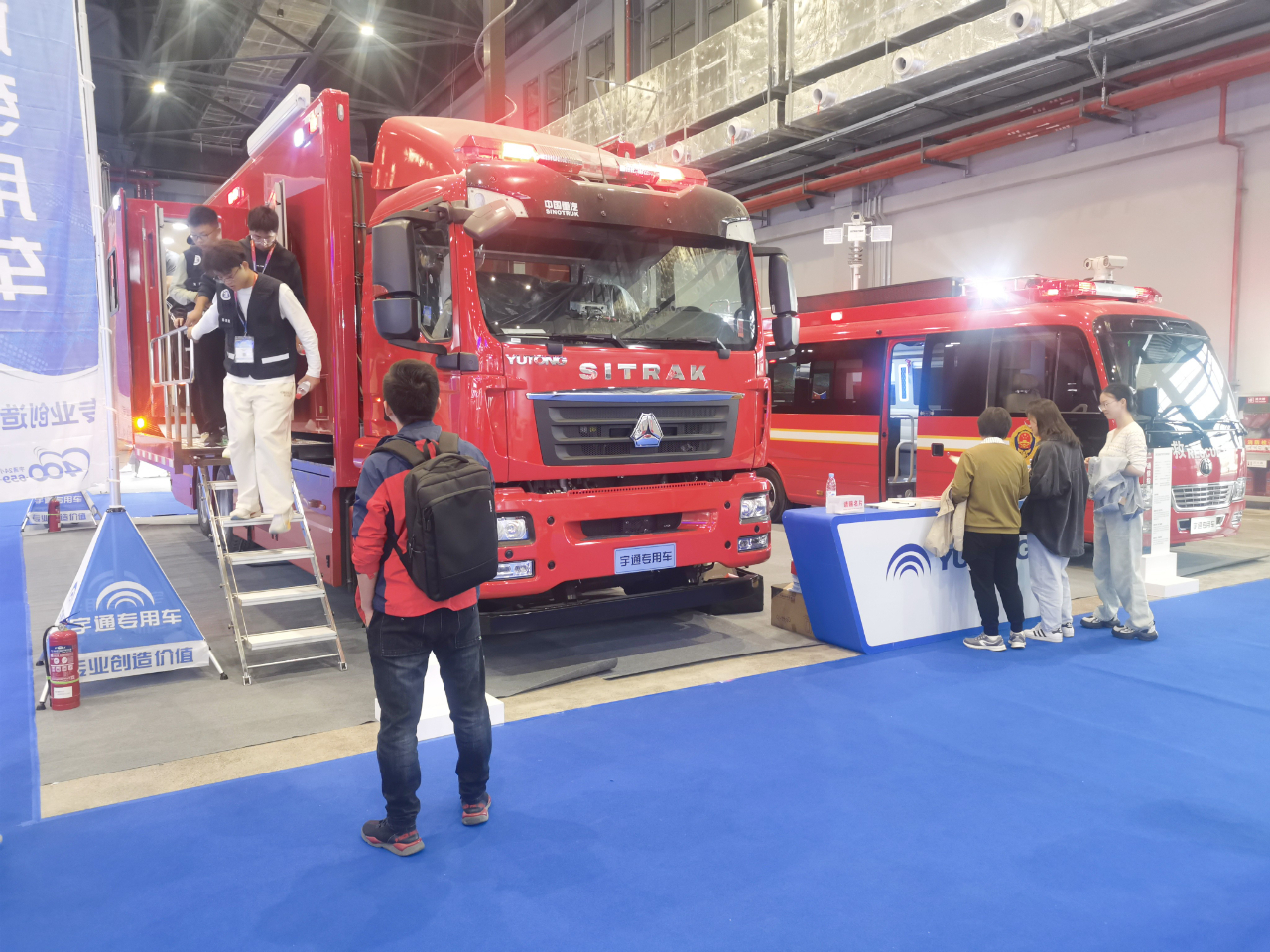 9888拉斯维加斯通信指挥车亮相第三届中国安全及应急技术装备博览会！