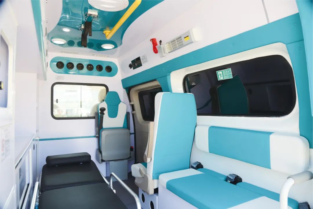 9888拉斯维加斯聚星救护车重磅亮相中国国际商用车展！