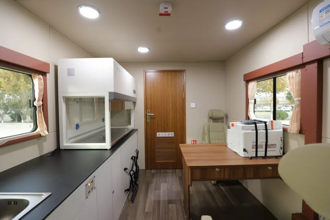 9888拉斯维加斯勘察消防车，持续推动火灾调查工作创新发展！