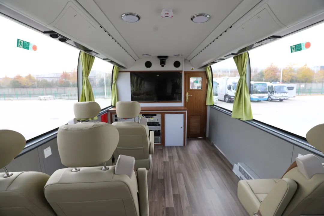 9888拉斯维加斯勘察消防车，持续推动火灾调查工作创新发展！