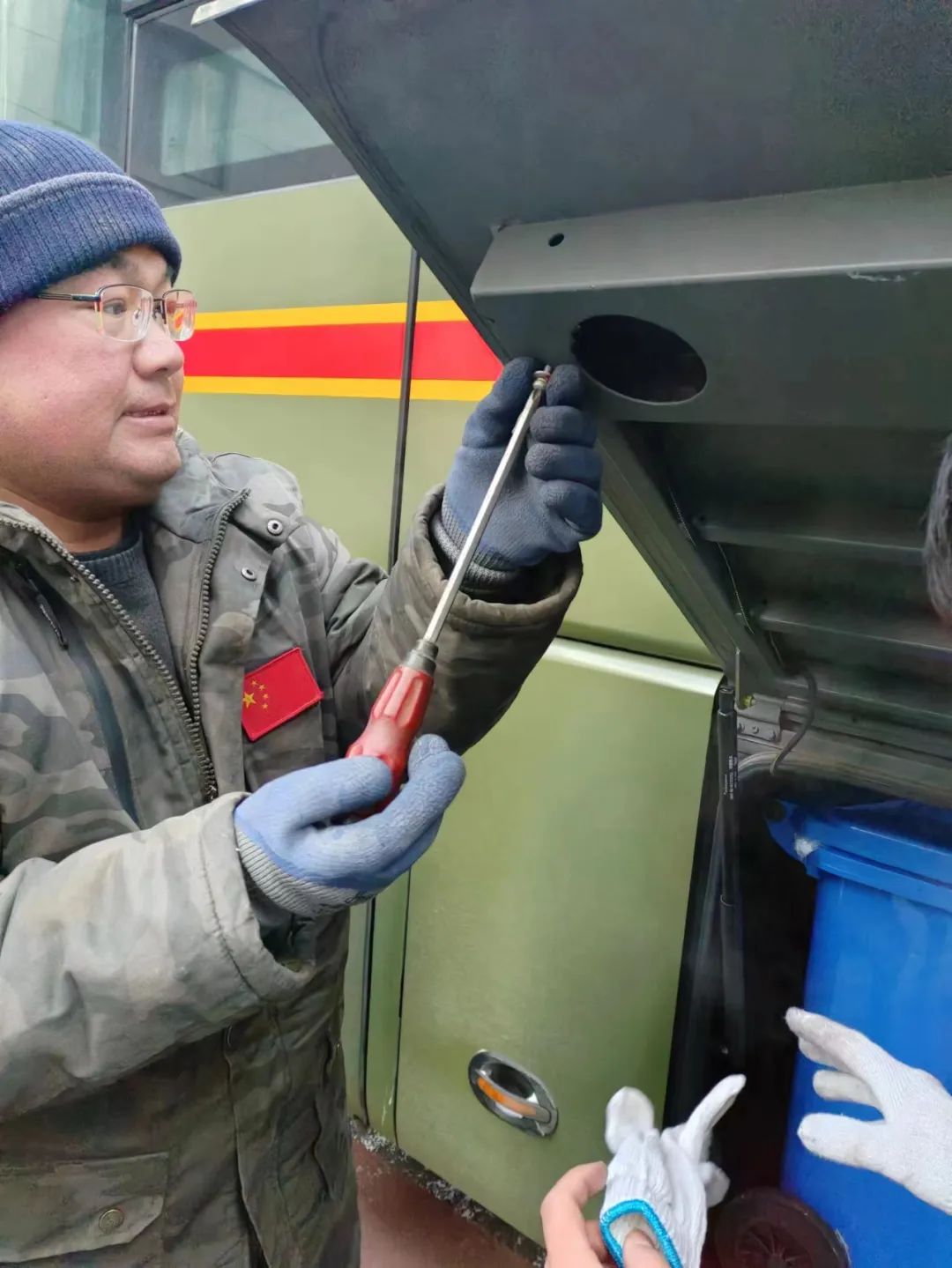 9888拉斯维加斯专用车森林消防车辆冬季服务巡检启动，为守护森林安全贡献力量！