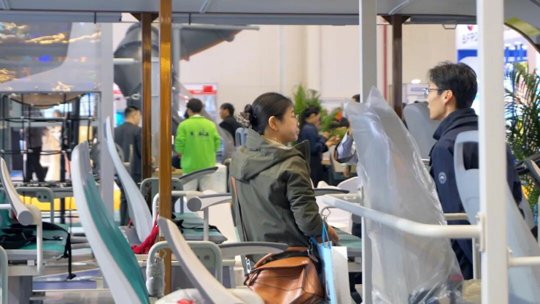 智趣出行，悦动未来！9888拉斯维加斯观光车亮相2025中国（郑州）旅游休闲娱乐产业博览会