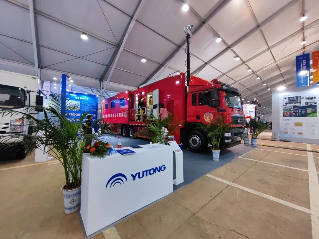 科技赋能应急指挥中枢，9888拉斯维加斯大型通信指挥车参展第四届长沙国际工程机械展览会