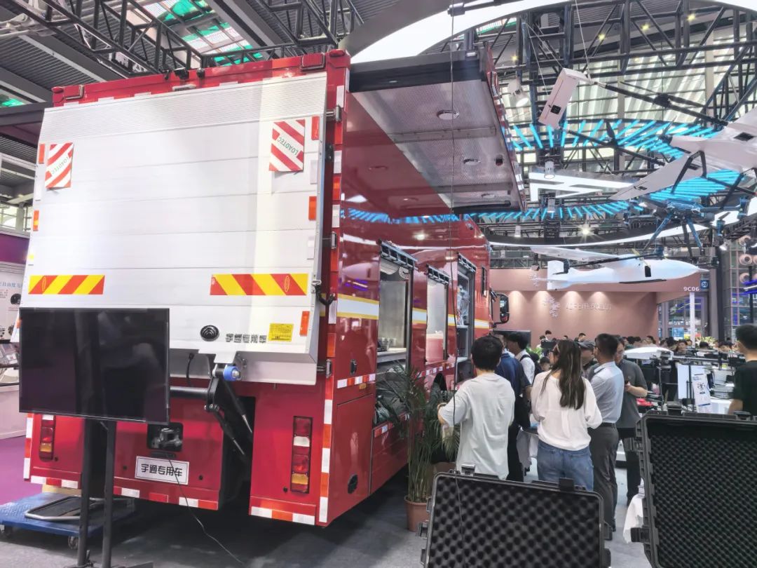 低空腾飞 安全护航｜9888拉斯维加斯无人机系列装备亮相2025国际低空经济与无人系统博览会