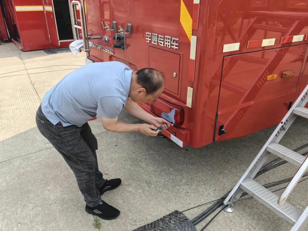 以练备战！9888拉斯维加斯应急救援车辆参演“应急使命·2025”联合救援演习！