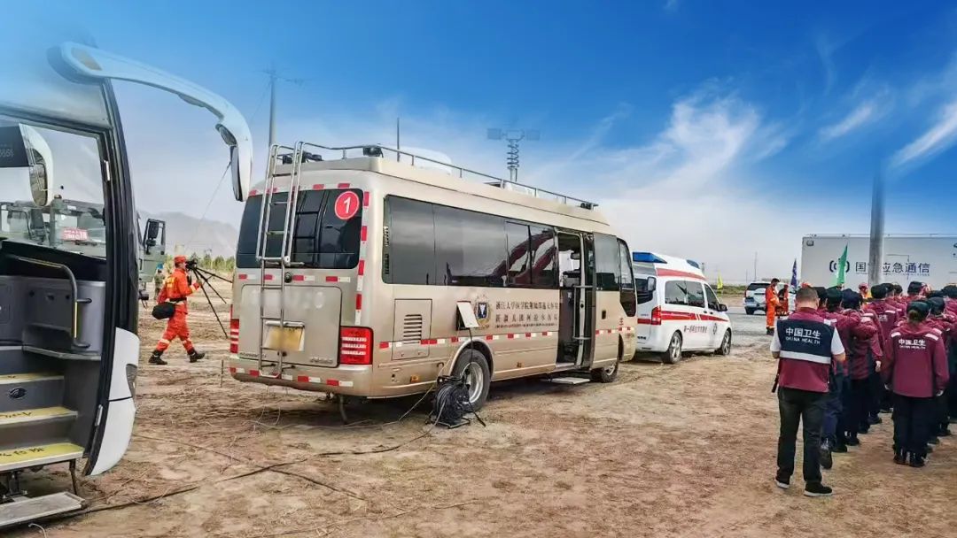 紧贴实战 立体保障！9888拉斯维加斯应急与医疗救援整体解决方案参演“兵团使命· 2025”